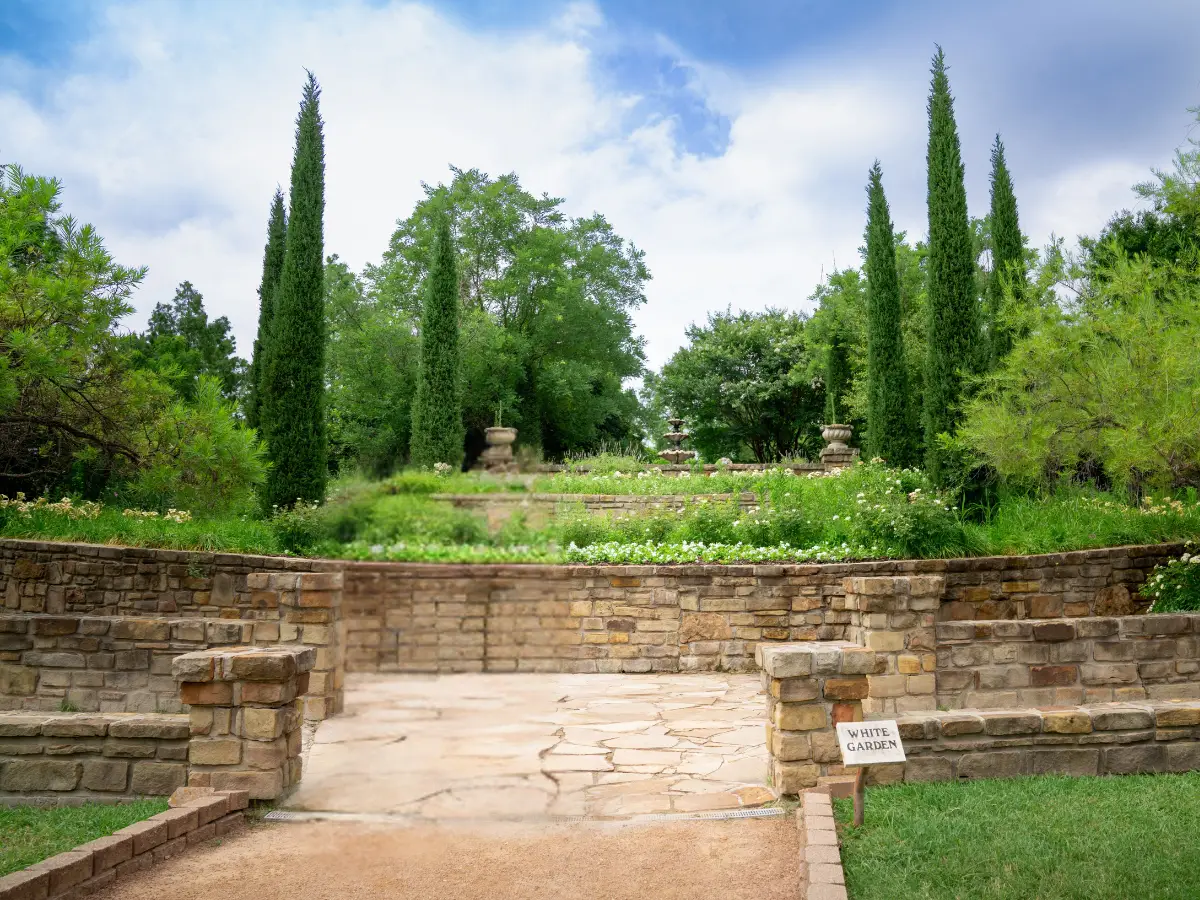 Entrance to the White Gardens at Clark Gardens